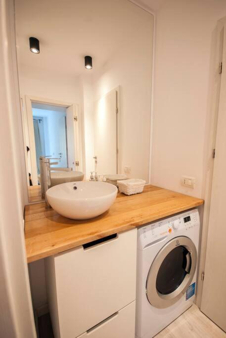 Retro Midtown Apartment Bucureşti Ngoại thất bức ảnh