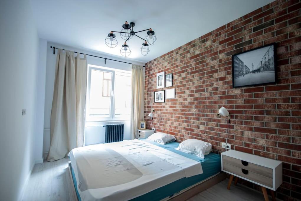Retro Midtown Apartment Bucureşti Ngoại thất bức ảnh