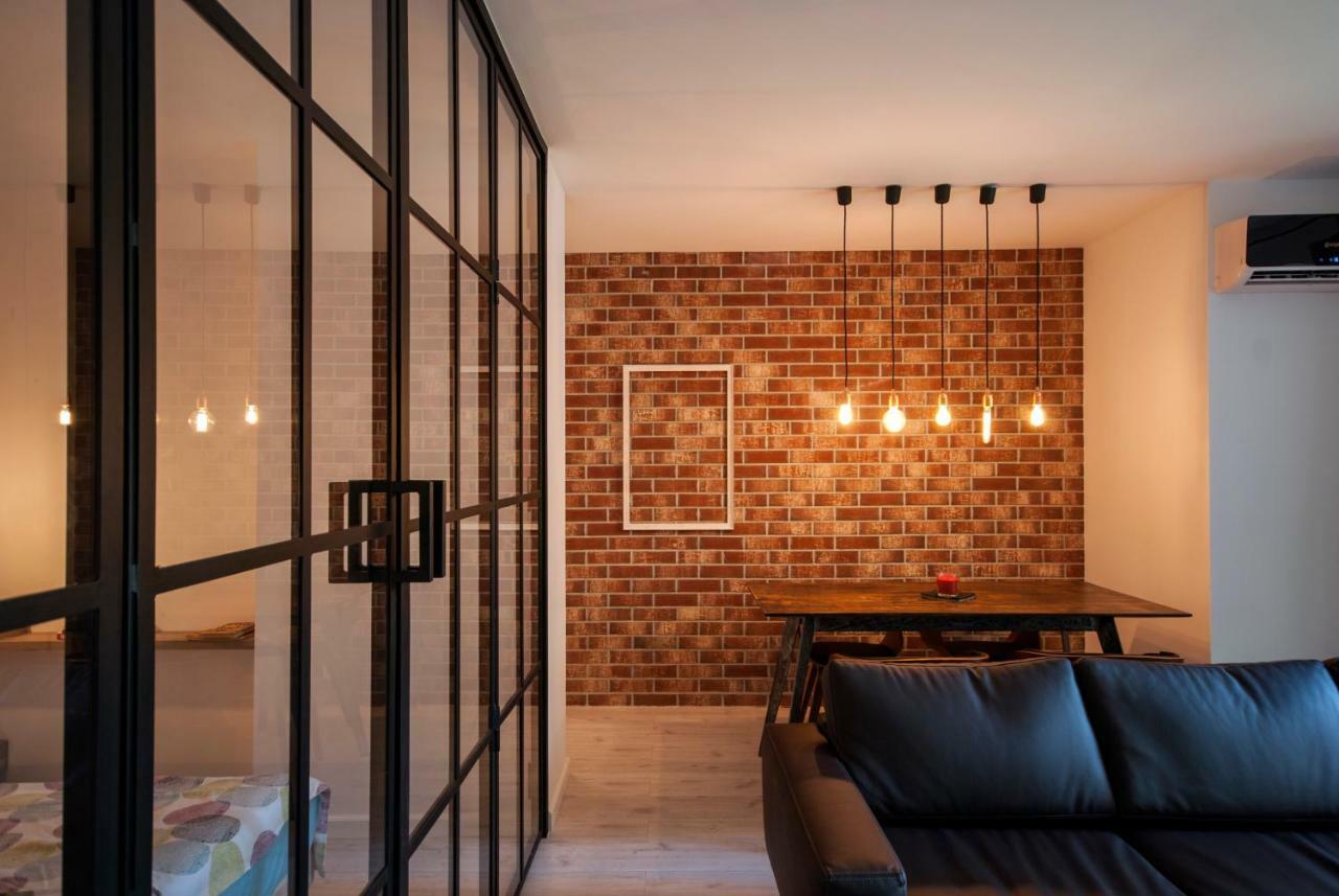 Retro Midtown Apartment Bucureşti Ngoại thất bức ảnh