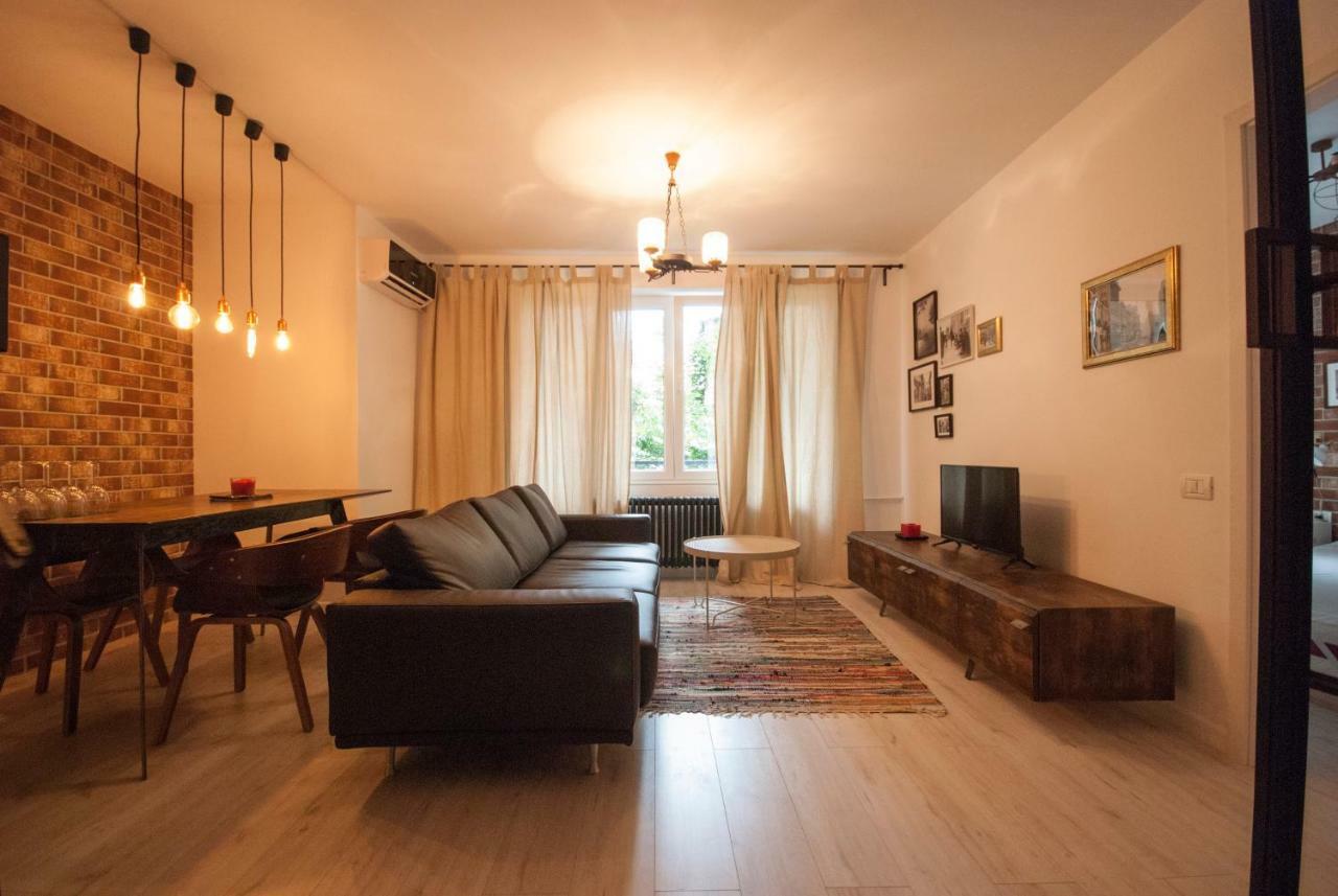Retro Midtown Apartment Bucureşti Ngoại thất bức ảnh